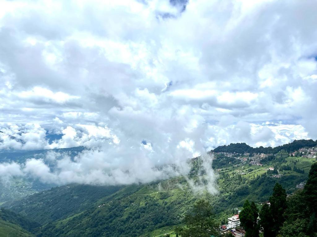 International Youth Hostel Darjeeling Дарджилинг Экстерьер фото