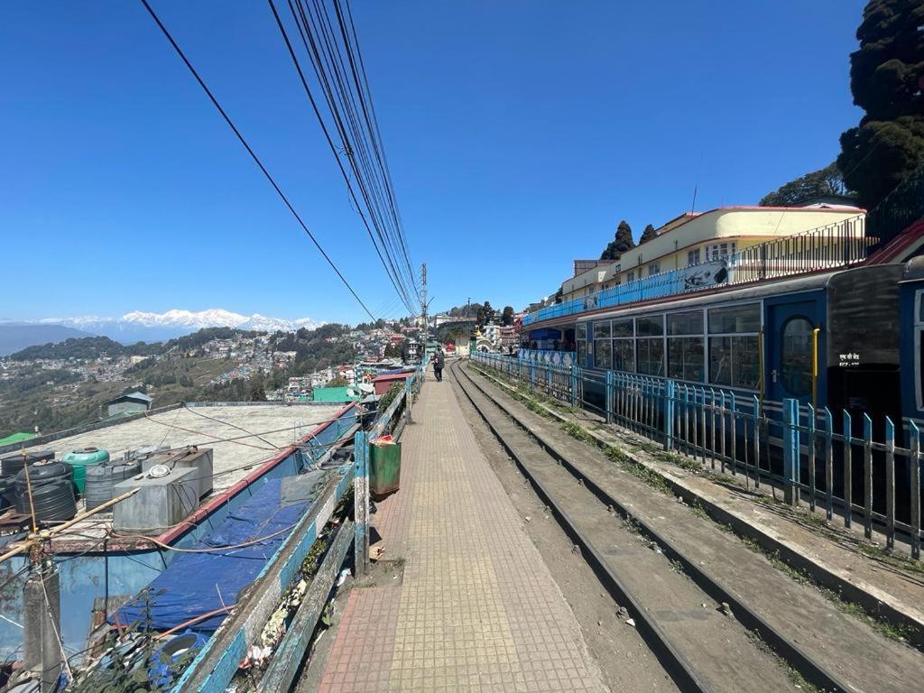 International Youth Hostel Darjeeling Дарджилинг Экстерьер фото